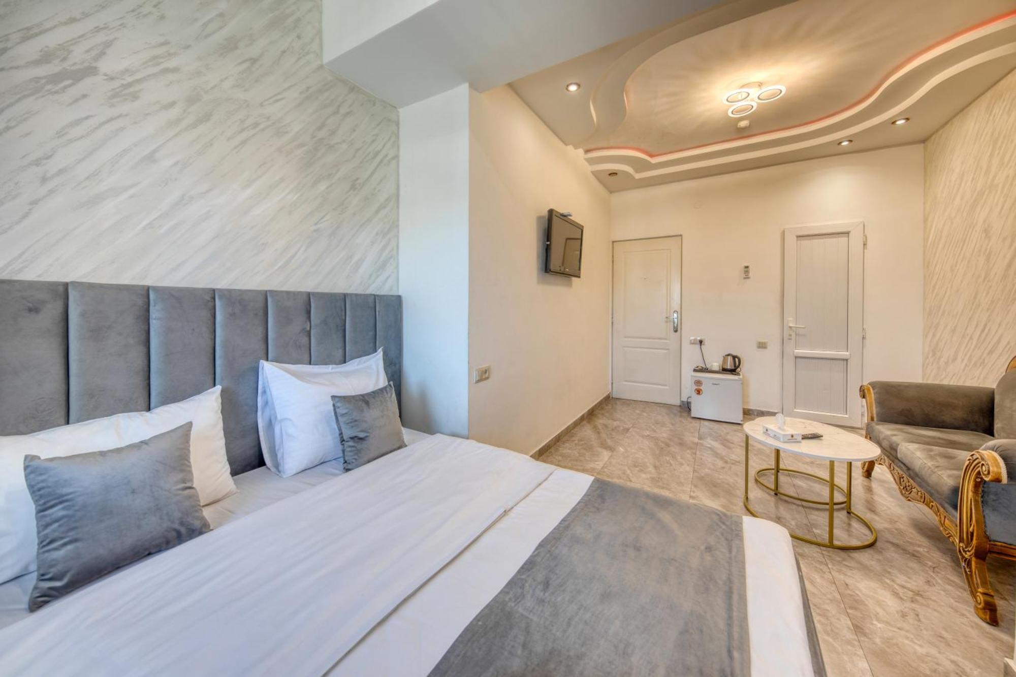 Aleppo Hotel Erivan Exterior foto